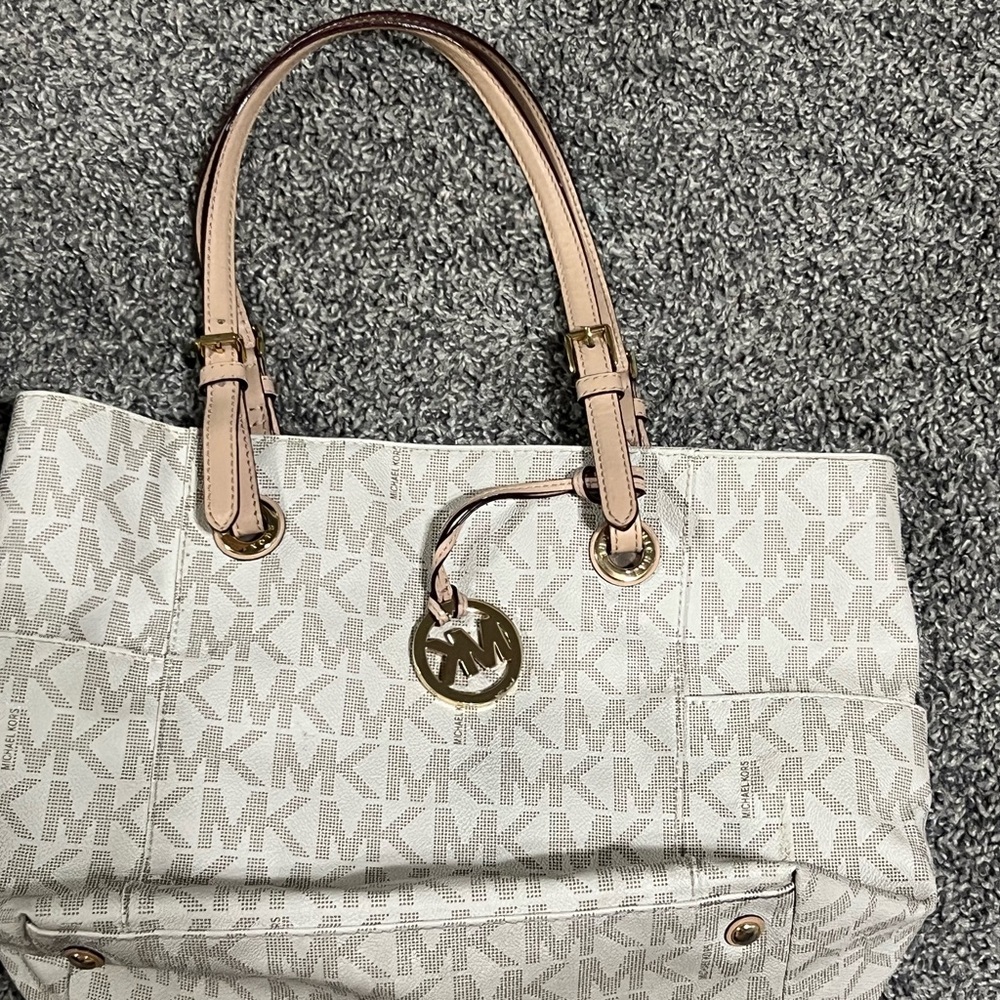 Michael Kors White Signature Tote with Gold Charm